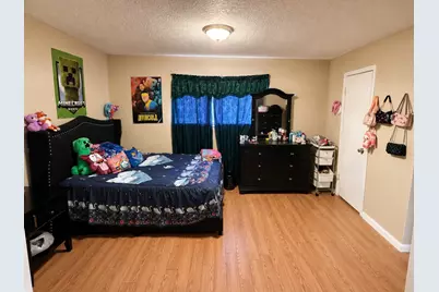 10718 Plainfield Street, Houston, TX 77031 - Photo 9