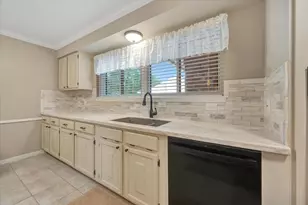 16023 Mill Point Dr, Houston, TX 77059 - Photo 13