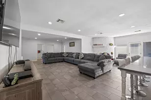 69 Colony Park Cir, Galveston, TX 77551 - Photo 3