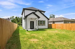 7953 Joy St, Houston, TX 77028 - Photo 25