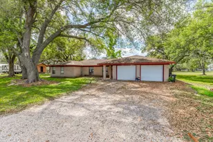 15838 Phend Rd, Hamshire, TX 77622 - Photo 3