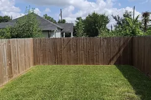 7851 Hanna St, Houston, TX 77028 - Photo 13