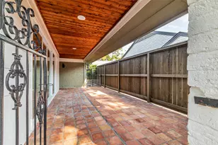 2826 Stetson Ln, Houston, TX 77043 - Photo 13