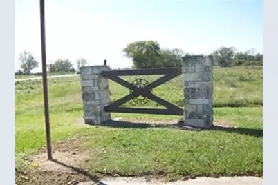 1703 Apache, Angleton, TX 77515 - Photo 3