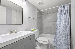 11917 Bob White Dr, Houston, TX 77035 - Photo 11