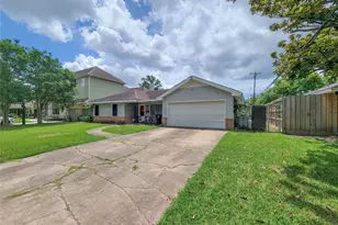 6127 Hurst St, Houston, TX 77008 - Photo 3