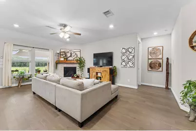 2185 Woodland Pine Drive, Conroe, TX 77384 - Photo 13