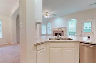 19 Auburn Path Dr, The Woodlands, TX 77382 - Photo 15