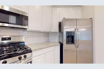 19 Auburn Path Drive, The Woodlands, TX 77382 - Photo 17