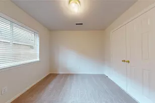 19 Auburn Path Dr, The Woodlands, TX 77382 - Photo 37