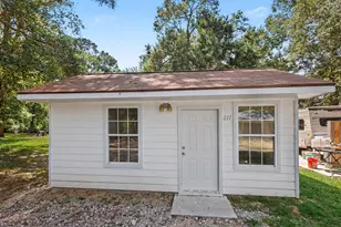 217 Co Rd 436, Dayton, TX 77535 - Photo 31