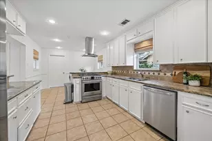 7623 Meadowvale Dr, Houston, TX 77063 - Photo 13