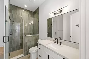 1642 Norfolk St, Houston, TX 77006 - Photo 33