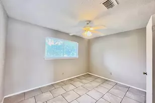 3021 Sycamore Ave, Bay City, TX 77414 - Photo 11