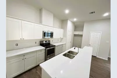 297 Road 5102 L, Cleveland, TX 77327 - Photo 3