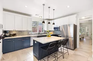 7 S Acacia Park Cir, The Woodlands, TX 77382 - Photo 19