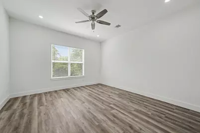 5734 White Magnolia Street, Houston, TX 77091 - Photo 11