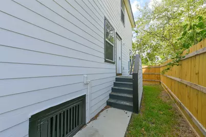 8713 Southwark Street #B, Houston, TX 77028 - Photo 15