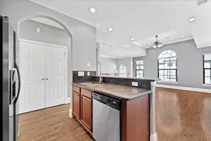 1346 Studer St, Houston, TX 77007 - Photo 9