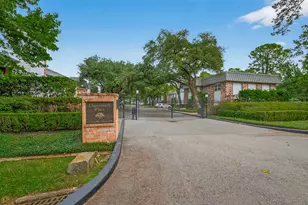 8932 Chatsworth Dr, Houston, TX 77024 - Photo 49