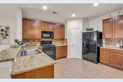 28614 Lockeridge Farms Drive, Spring, TX 77386 - Photo 15