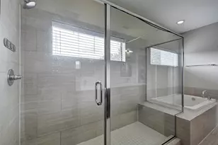 607 Sydnor St, Houston, TX 77020 - Photo 33