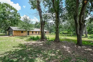 279 Lakeview 3 Rd, El Campo, TX 77437 - Photo 25