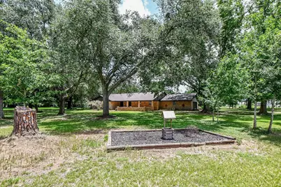 279 Lakeview 3 Road, El Campo, TX 77437 - Photo 23