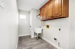 107 Sandalwood Dr, Lake Jackson, TX 77566 - Photo 15