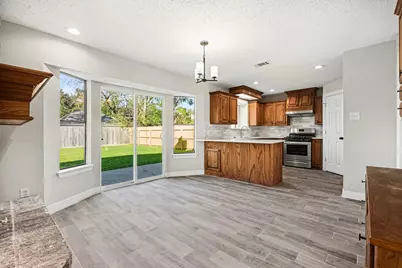 107 Sandalwood Drive, Lake Jackson, TX 77566 - Photo 11