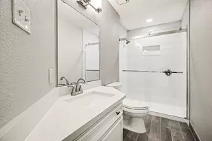 107 Sandalwood Dr, Lake Jackson, TX 77566 - Photo 23