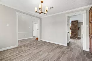 107 Sandalwood Dr, Lake Jackson, TX 77566 - Photo 9