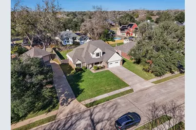 107 Sandalwood Drive, Lake Jackson, TX 77566 - Photo 29