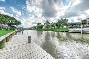 106 Palm Dr, Liverpool, TX 77577 - Photo 37