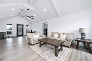 106 Palm Dr, Liverpool, TX 77577 - Photo 7