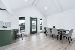 106 Palm Dr, Liverpool, TX 77577 - Photo 11