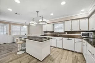 1902 Eagle Falls St, Houston, TX 77077 - Photo 11