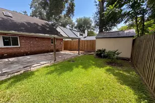 5116 E Bayou Dr, Dickinson, TX 77539 - Photo 21