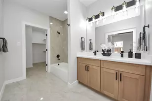 9824 Nedwald St, Houston, TX 77029 - Photo 37