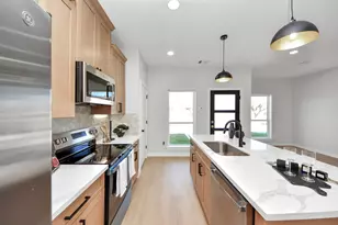 9824 Nedwald St, Houston, TX 77029 - Photo 21