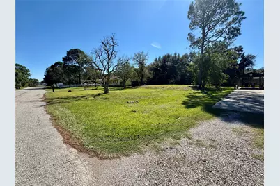 6519 Pinecrest, Hitchcock, TX 77563 - Photo 9