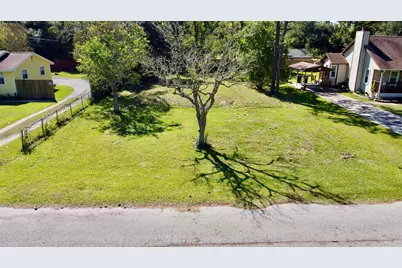 6519 Pinecrest, Hitchcock, TX 77563 - Photo 1