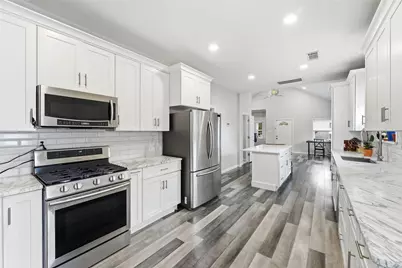 202 E 34th Street, Houston, TX 77018 - Photo 1
