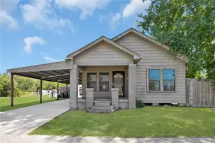 720 Yupon St, Baytown, TX 77520 - Photo 1