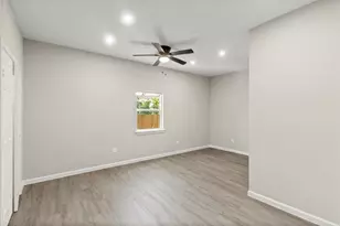 8402 Bassett St, Houston, TX 77051 - Photo 9