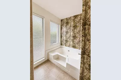 10602 Sandpiper Drive, Houston, TX 77096 - Photo 7