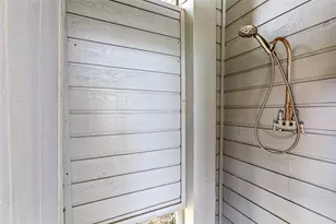 4239 Spoonbill Ln, Galveston, TX 77554 - Photo 11