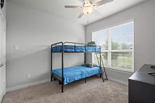 426 Hunters Xing Dr, Sealy, TX 77474 - Photo 15