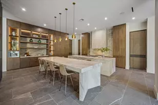 9010 Memorial Dr, Houston, TX 77024 - Photo 9