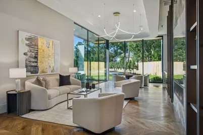 9010 Memorial Drive, Houston, TX 77024 - Photo 5